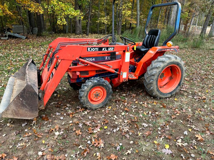 2002 Kioti LK3054 Tractor and Loader