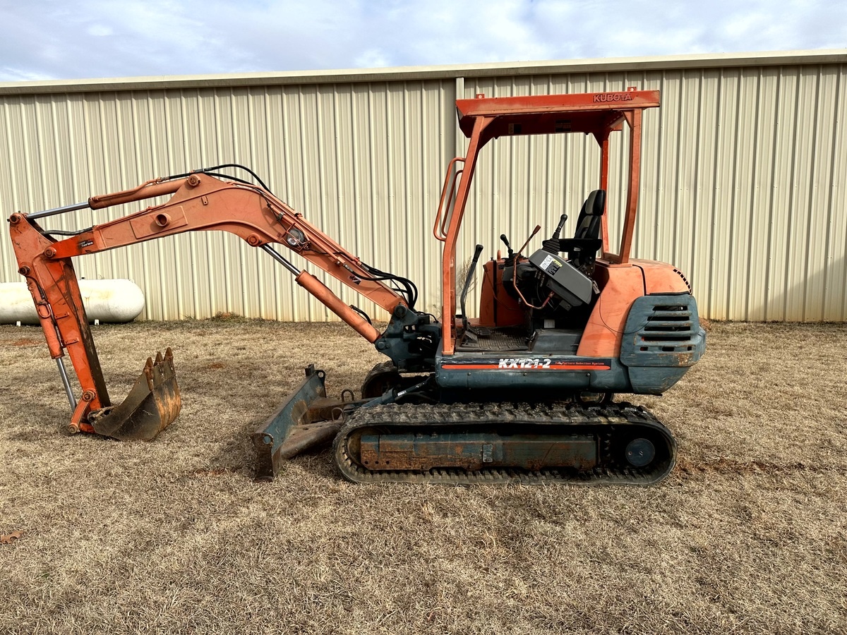 Kubota KX121-2 Mini Excavator, 10000 lbs. with a Brand New Engine