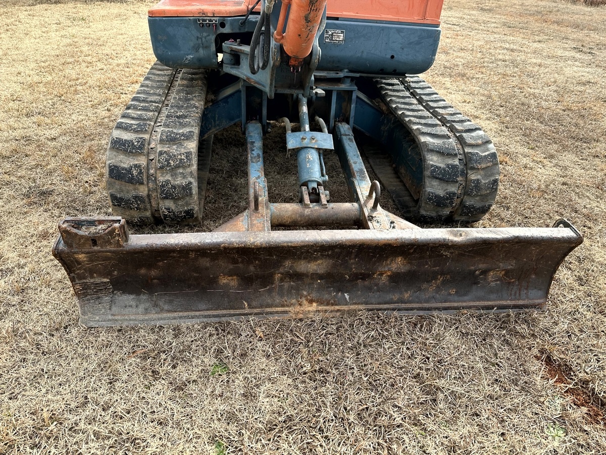 Kubota KX121-2 Mini Excavator, 10000 lbs. with a Brand New Engine